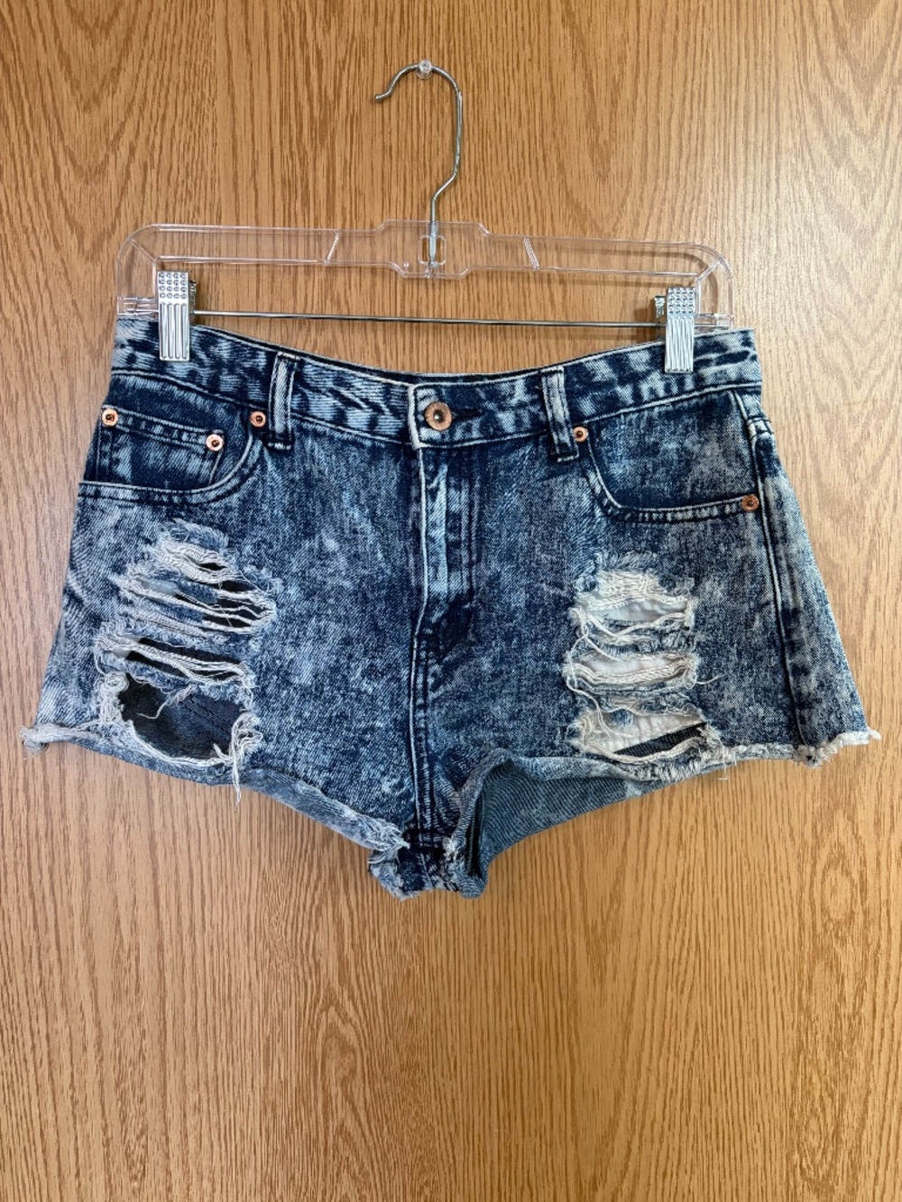 Forever 21 Acid Wash Denim Ripped Shorts Size 27
